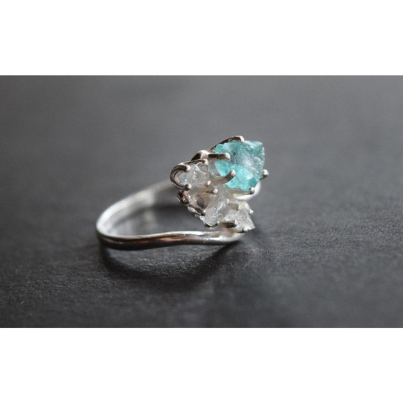 alternative raw diamond engagement ring raw crystal size 4 5 6 7 8 8 9 1… - Picture 4 of 5